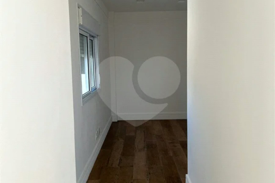 Casa à venda com 4 quartos, sendo 2 suítes, no condomínio Residencial Floresta, São Paulo - SP