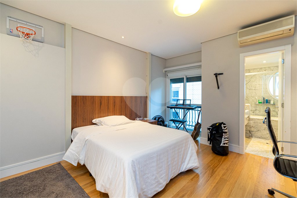 Apartamento à venda com 5 suítes em Moema, São Paulo, SP