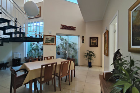 Casa para alugar com 6 quartos, sendo 4 suítes,  no Centro, Itapetininga, SP
