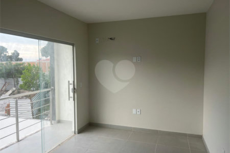 Casa à venda com 3 quartos, sendo 2 suítes, em Taperapuan, Porto Seguro, BA