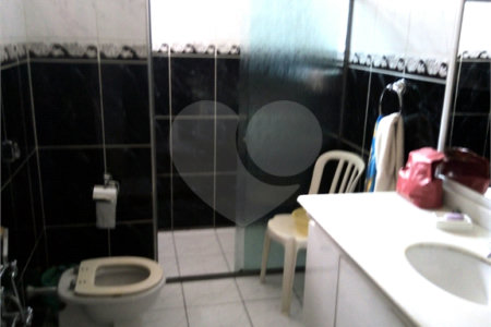 Sobrado à venda com 4 quartos, sendo 1 suíte, em Vila Cordeiro, São Paulo, SP