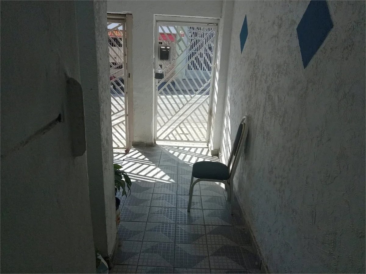 Sobrado à venda com 4 quartos em Vila Continental, São Paulo, SP