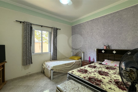 Casa à venda com 4 quartos, sendo 3 suítes, no condomínio Terras de Mont Serrat, Salto - SP