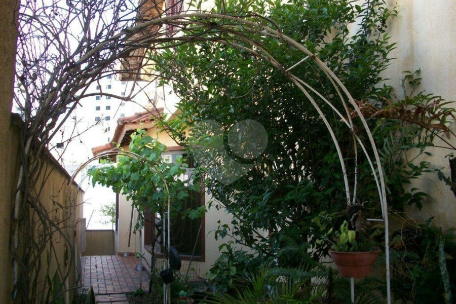 Sobrado à venda ou para alugar com 4 suítes em Vila Paulicéia, São Paulo, SP