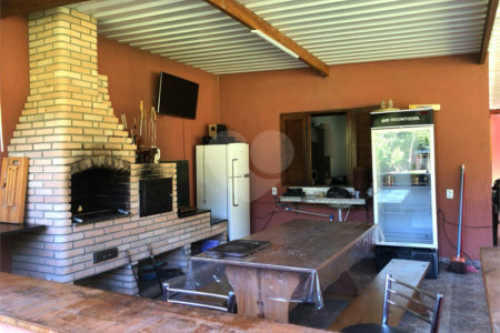 Terreno à venda com 5 quartos, sendo 4 suítes, em Vila Aparecida, Suzano, SP