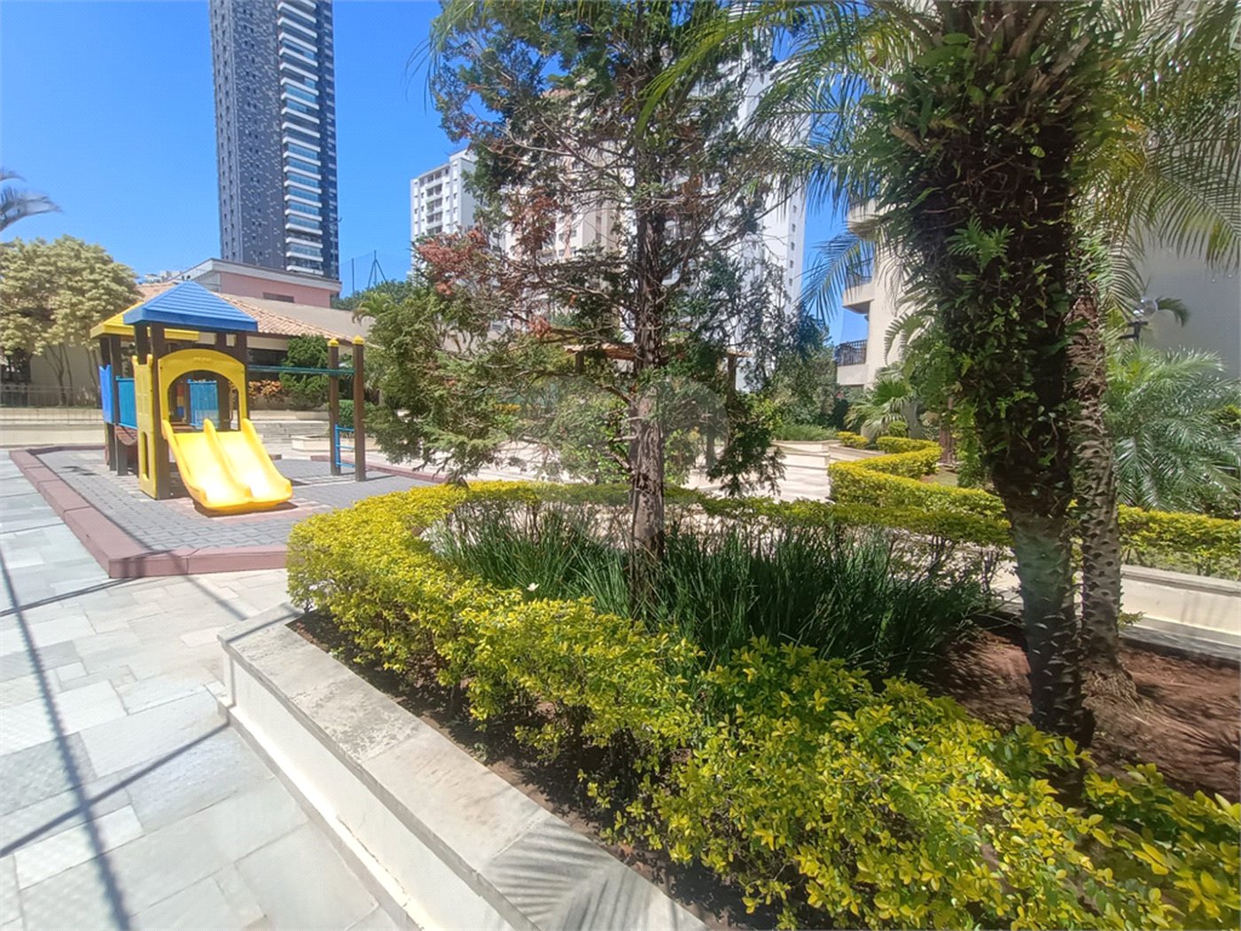 Apartamento para alugar com 4 quartos, sendo 3 suítes, em Vila Gomes Cardim, São Paulo, SP