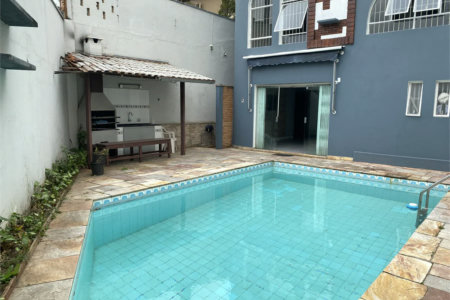 Casa à venda com 3 suítes em Jardim Leonor, São Paulo, SP