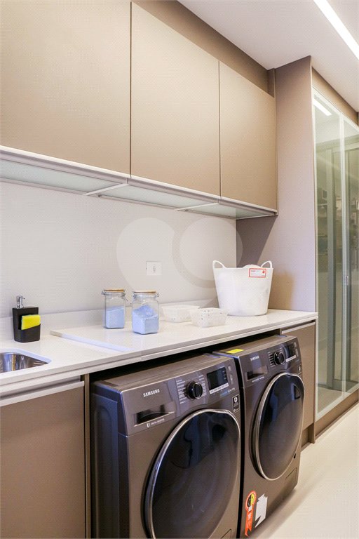 Apartamento à venda com 4 suítes em Real Parque, São Paulo, SP