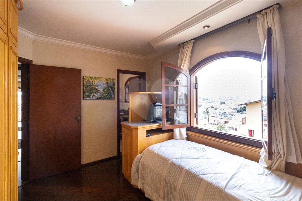 Casa à venda com 3 suítes em Vila Pereira Barreto, São Paulo, SP