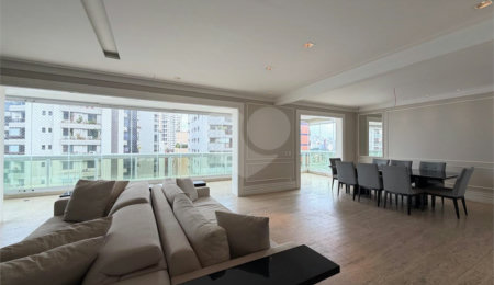 Apartamento à venda com 4 quartos, sendo 3 suítes,  em Itaim Bibi, São Paulo, SP