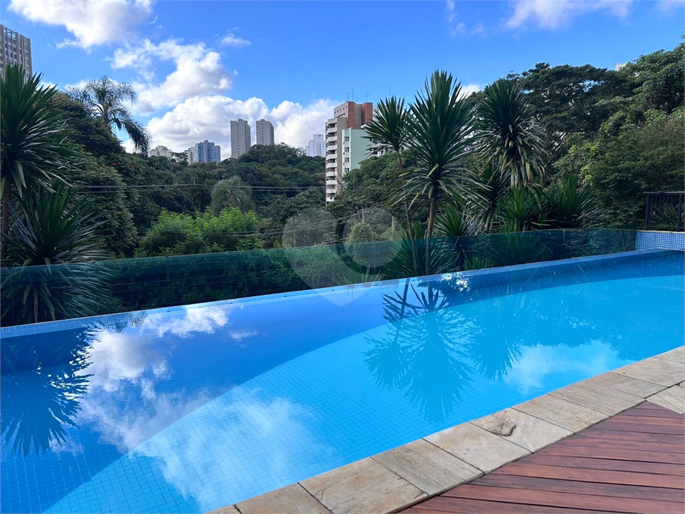 Apartamento à venda com 3 suítes em Vila Suzana, São Paulo, SP