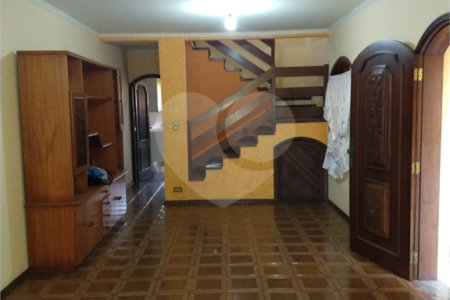 Casa à venda com 3 quartos, sendo 1 suíte, em Vila Irmãos Arnoni, São Paulo, SP