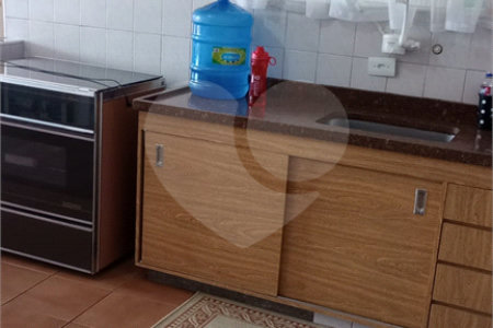 Casa à venda com 3 quartos, sendo 1 suíte,  em Parque Maria Domitila, São Paulo, SP