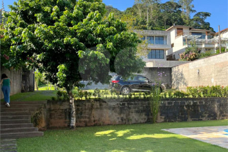 Casa à venda com 2 suítes no condomínio Recanto da Lagoinha, Ubatuba - SP