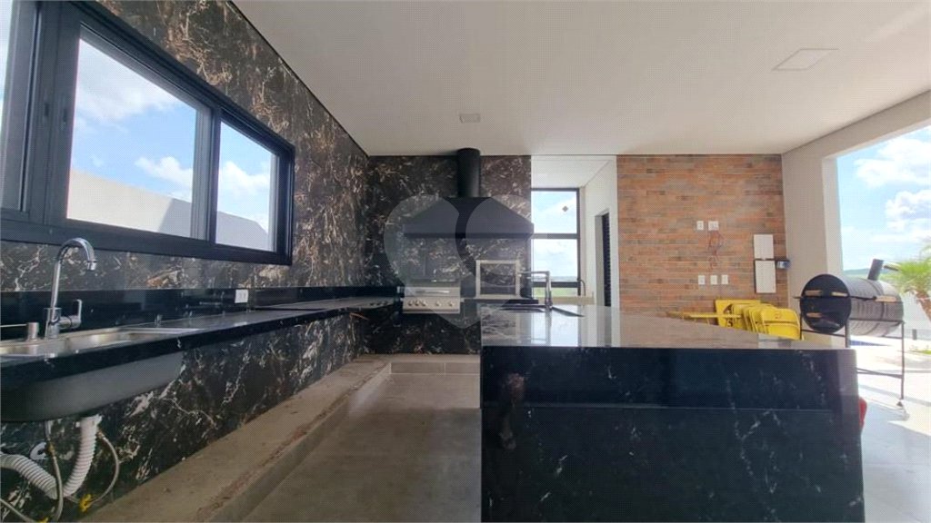 Casa à venda com 3 suítes no condomínio Portal dos Bandeirantes, Salto - SP