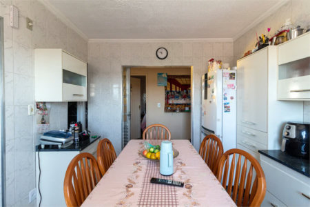 Casa à venda com 3 quartos, sendo 1 suíte, em Jardim Paris, São Paulo, SP