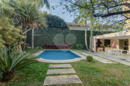 Casa à venda com 4 quartos, sendo 2 suítes, em Chácara Monte Alegre, São Paulo, SP