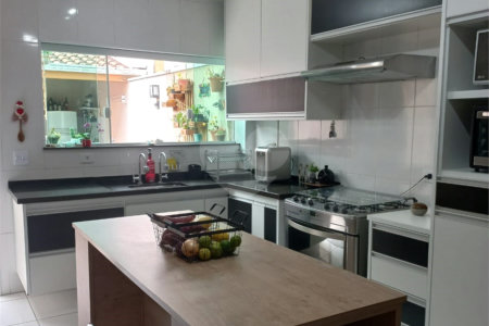 Casa à venda com 3 quartos, sendo 1 suíte,  em Parque São Domingos, São Paulo, SP