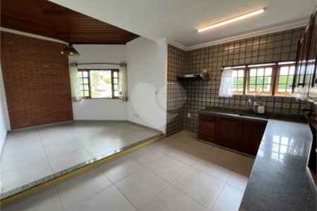 Casa à venda ou para alugar com 4 quartos, sendo 3 suítes, no condomínio Estância Marambaia, Vinhedo - SP