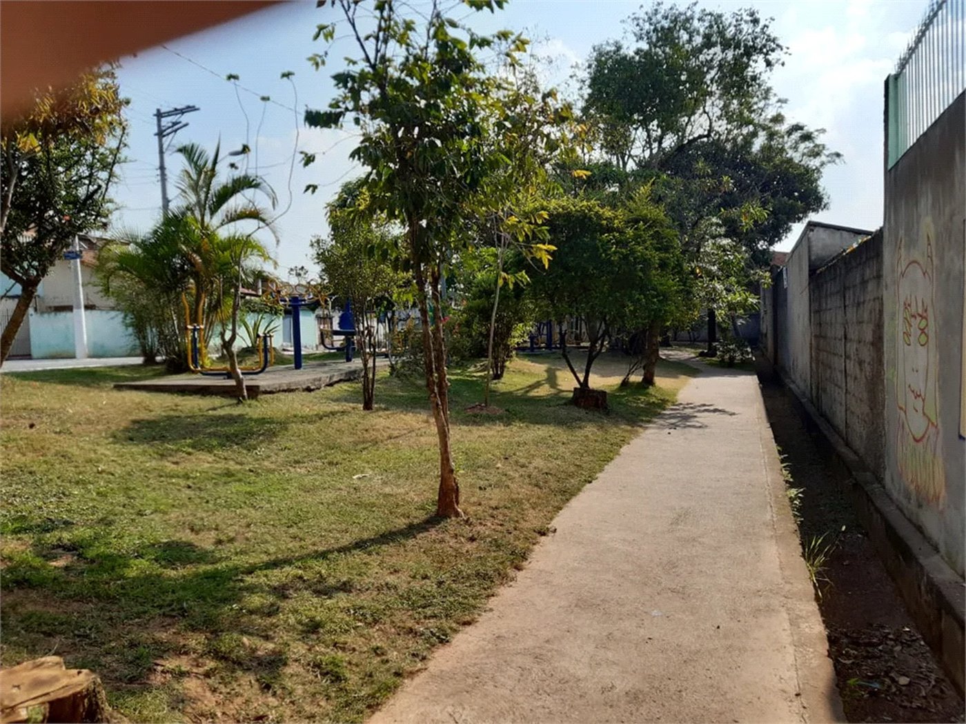 Casa Térrea à venda com 4 quartos em Vila Ernesto, São Paulo, SP