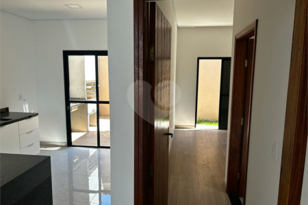 Casa à venda com 2 quartos, sendo 1 suíte,  no condomínio Residencial Marina, Itapetininga - SP