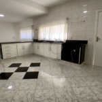 Casa à venda com 4 quartos, sendo 2 suítes, no condomínio Flamboyant, Atibaia - SP