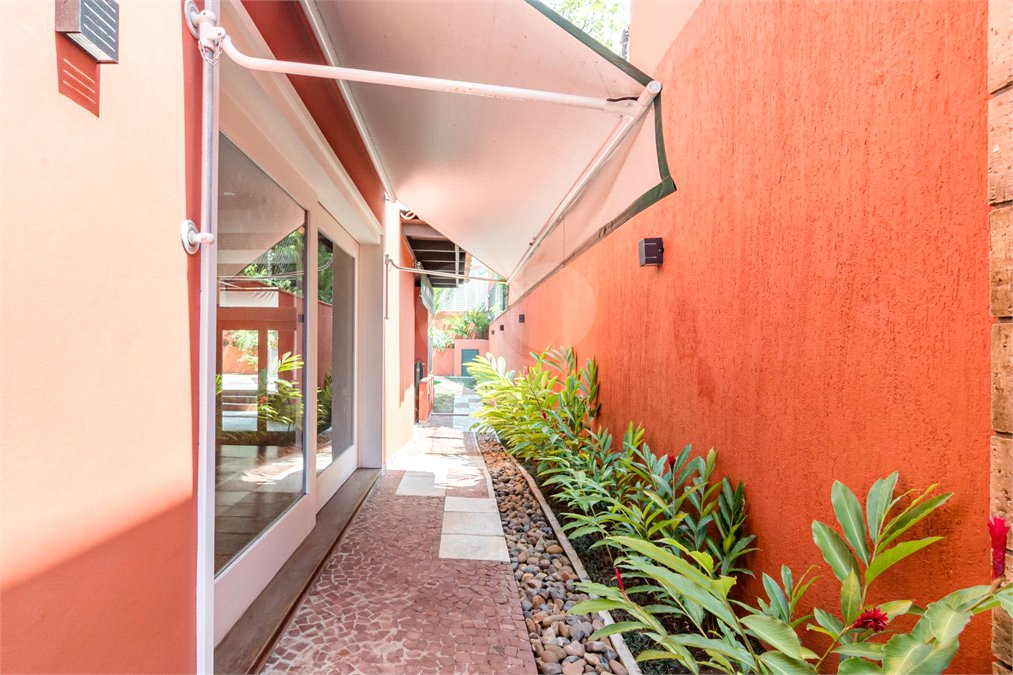 Casa à venda com 4 suítes no condomínio Residencial Chácara Monte Alegre, São Paulo - SP