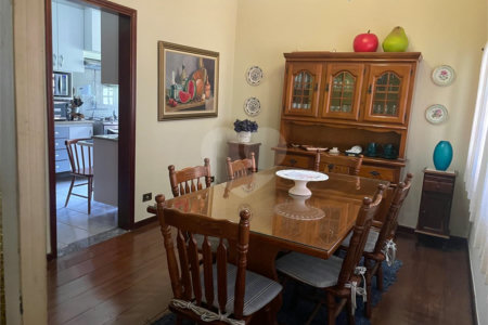 Casa à venda com 7 quartos, sendo 2 suítes, no condomínio São Joaquim, Vinhedo - SP