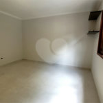 Casa à venda com 5 quartos, sendo 3 suítes, no condomínio Alpes da Cantareira, Mairiporã - SP