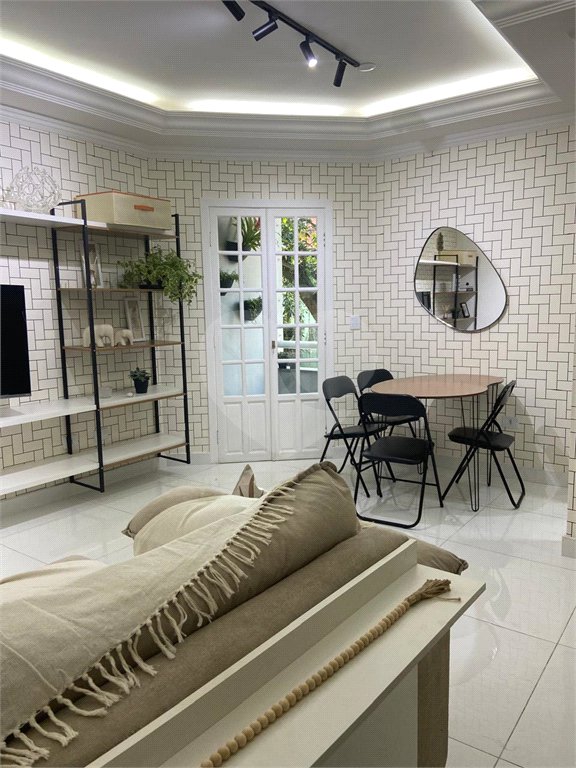 Casa de Vila à venda com 2 quartos, sendo 1 suíte,  em Silveira, Santo André, SP