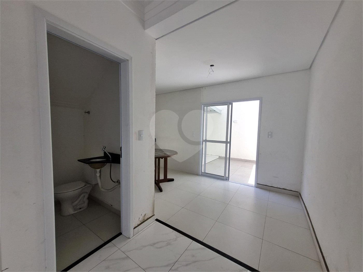 Casa à venda com 2 suítes no condomínio Residencial Américo Figueiredo, Sorocaba - SP