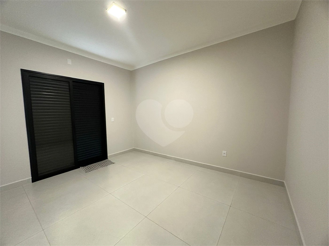 Casa à venda com 3 quartos, sendo 1 suíte, em Vila Carolina, Itapetininga, SP