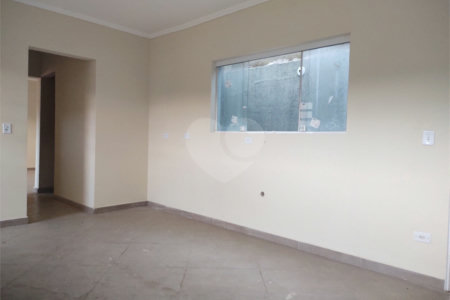 Sobrado à venda com 3 quartos, sendo 1 suíte, em Chácaras Maringá, Atibaia, SP