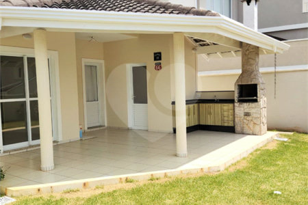 Casa à venda ou para alugar com 3 suítes no condomínio Residencial Jardim das Palmeiras, Vinhedo - SP