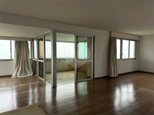 Apartamento à venda com 4 suítes em Jardim Marajoara, São Paulo, SP