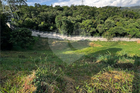 Terreno à venda com 1 suíte no condomínio Residencial Campo de Toscana, Vinhedo - SP