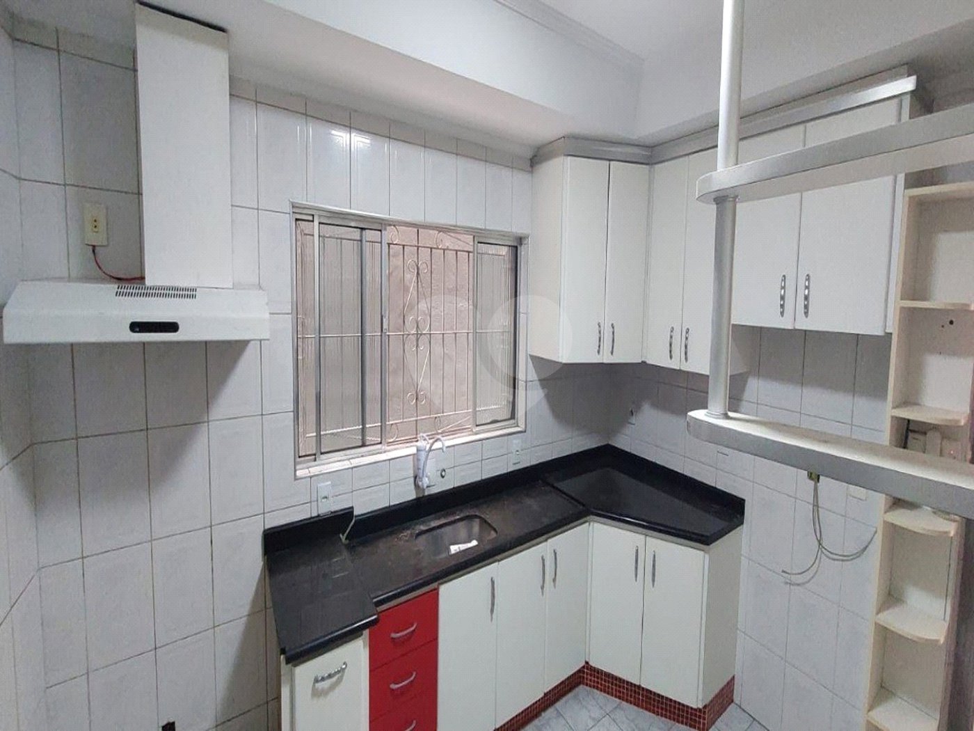 Casa Sobrado à venda de 4 dormitórios sendo 1 suíte e 2 vagas na Saúde