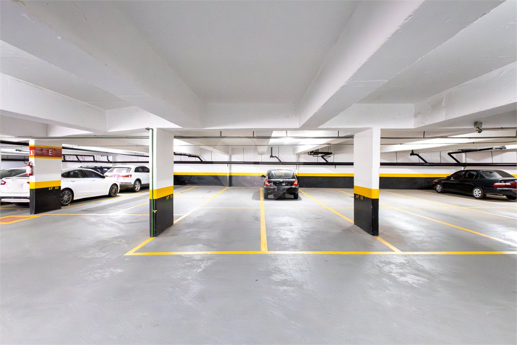 Apartamento à venda com 4 quartos, sendo 3 suítes,  em Jardim Monte Kemel, São Paulo, SP