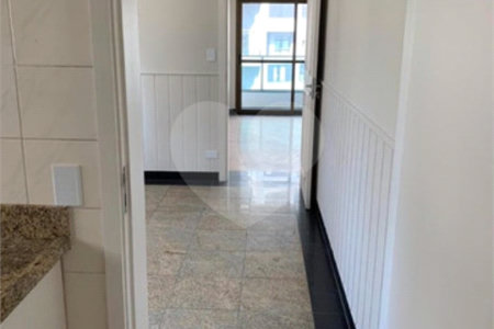 Apartamento à venda com 3 suítes em Vila Suzana, São Paulo, SP