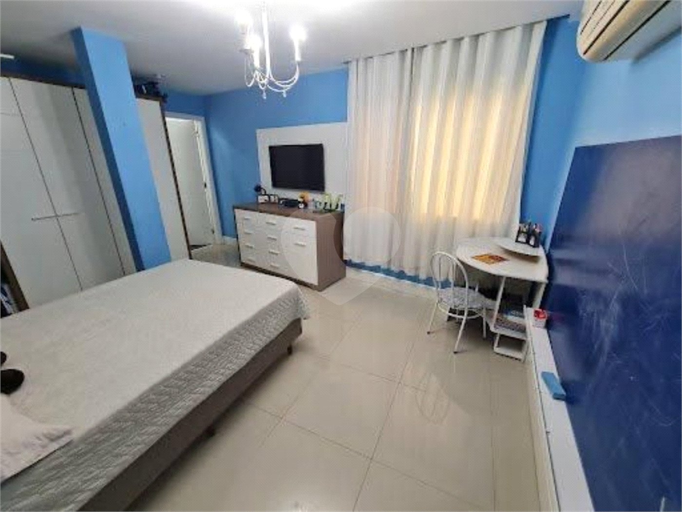 Casa para alugar com 5 suítes no condomínio Recanto das Garças V, Cotia - SP
