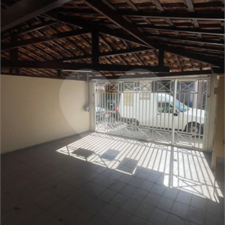 Sobrado à venda com 4 quartos, sendo 1 suíte,  em Jardim Ester Yolanda, São Paulo, SP