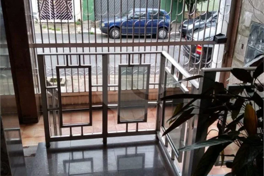 Terreno 10X25 com casas alugadas Vila Rica