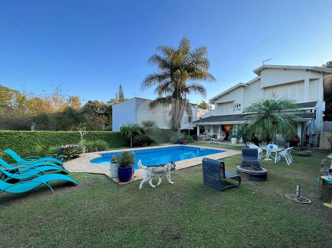 Casa à venda com 4 suítes em Vila Santo Antônio, Cotia, SP