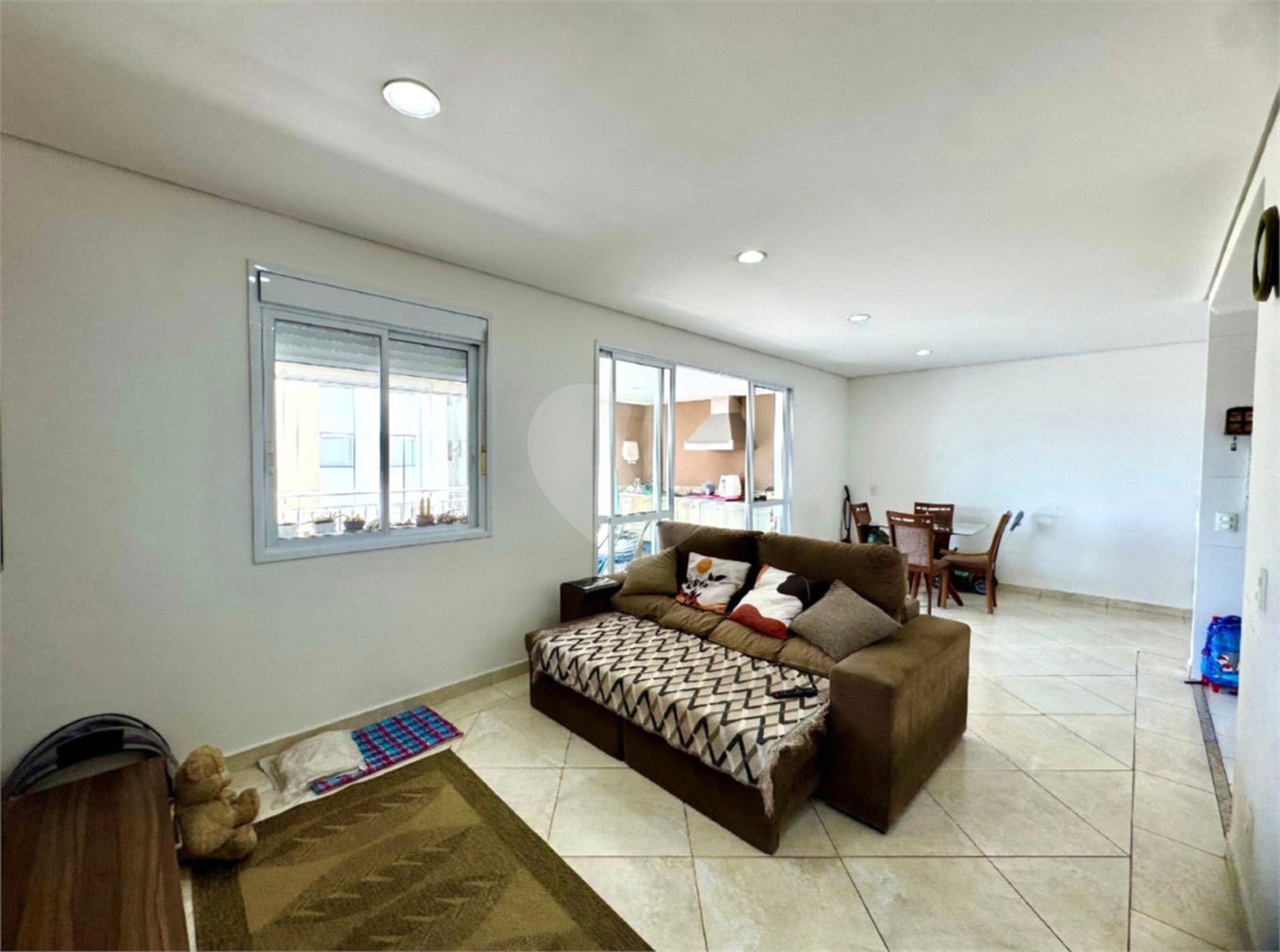 Apartamento à venda com 3 quartos, sendo 1 suíte, em Vila Galvão, Guarulhos, SP