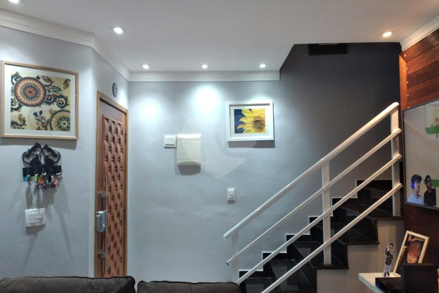 Casa à venda com 4 quartos, sendo 2 suítes, no condomínio Miro Carvalho - Pitinga, São Paulo - SP
