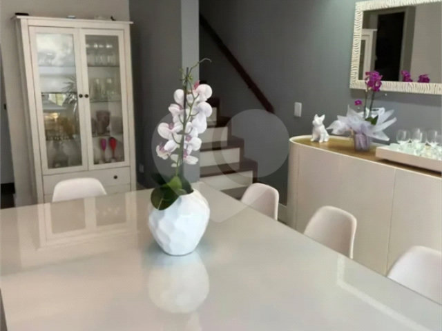 Casa à venda com 3 quartos, sendo 1 suíte,  no condomínio Villas de São Francisco I, São Paulo - SP