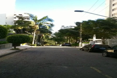 Sobrado à venda com 4 quartos, sendo 2 suítes, em Vila Sônia, São Paulo, SP