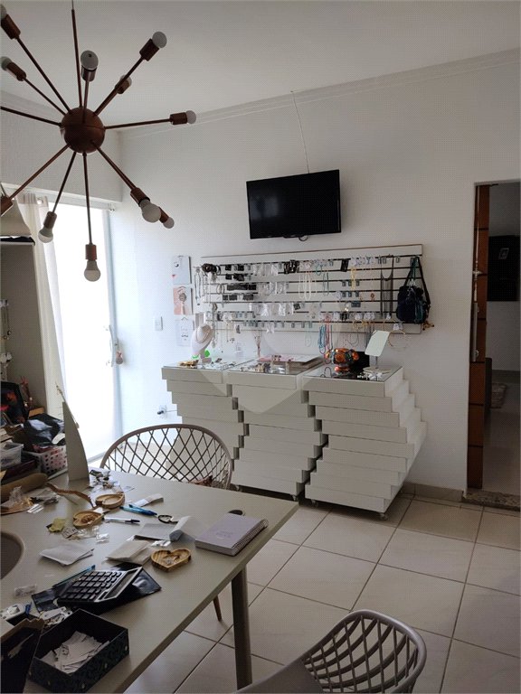 Casa à venda com 3 quartos, sendo 1 suíte, no condomínio Campos do Conde I, Paulínia - SP