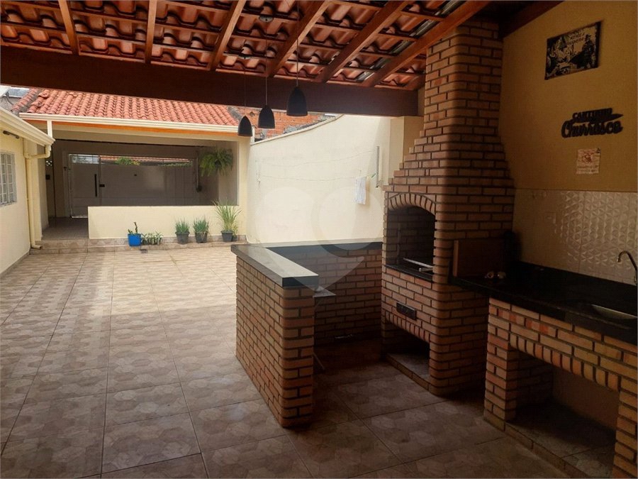 Casa de Vila à venda com 3 quartos em Jardim Santa Cruz, Salto, SP