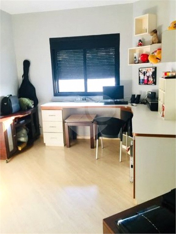 Apartamento à venda com 4 quartos, sendo 2 suítes,  em Aclimação, São Paulo, SP